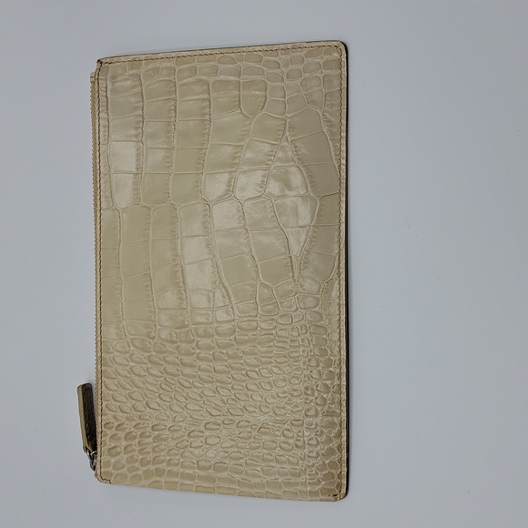 Dooney & Bourke Pouch - Picture 2 of 4